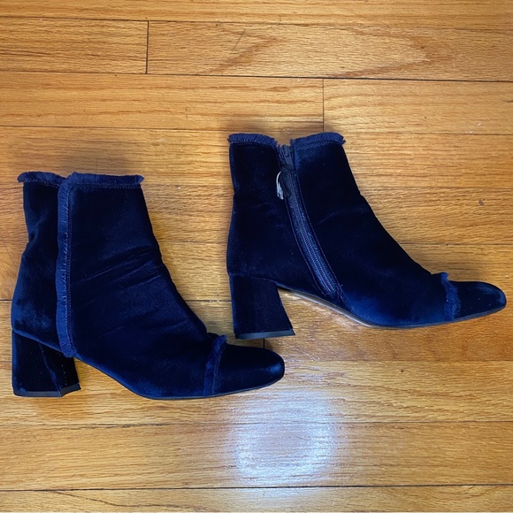 Stuart Weitzman Blue Velvet Ankle Boots 6 - Picture 8 of 14